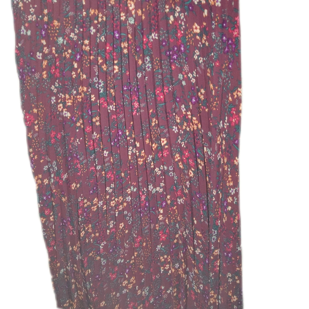 Long wavy INC skirt